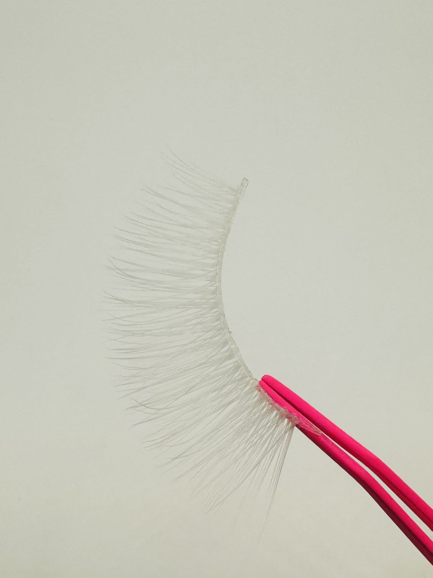 White snow lashes (glow in dark)