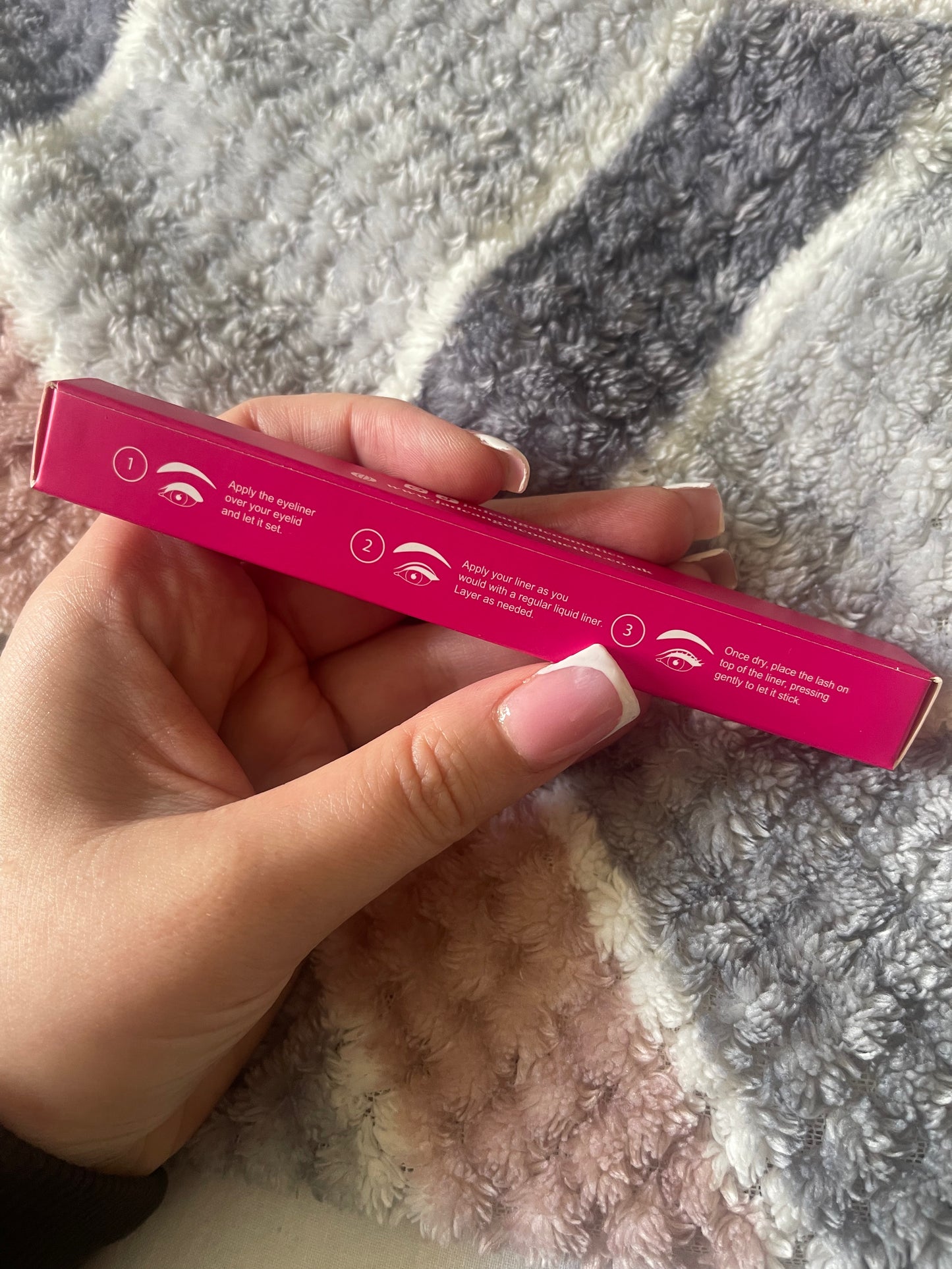 Glue liner pen 2in1 black! Free lashes included