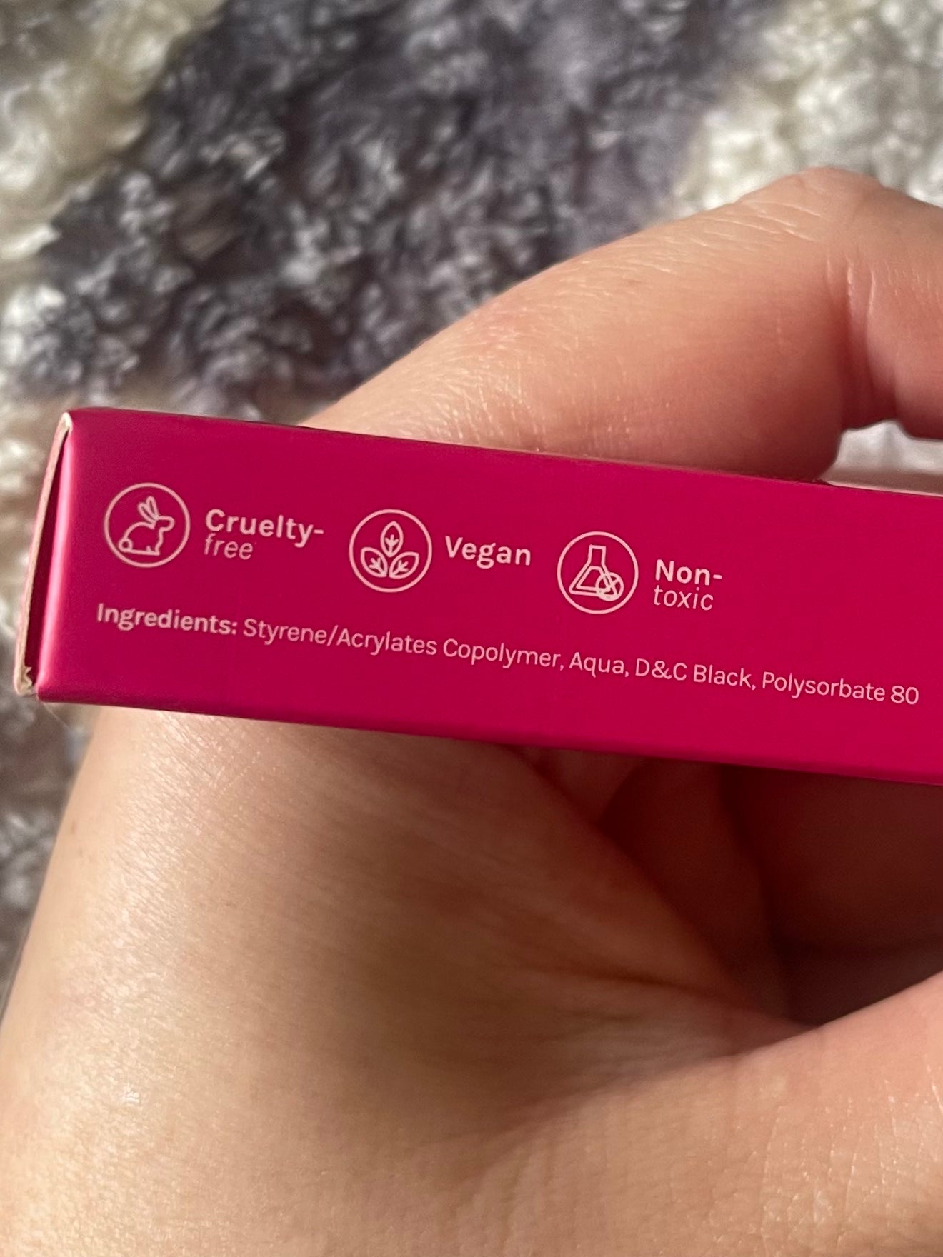 Glue liner pen 2in1 black! Free lashes included