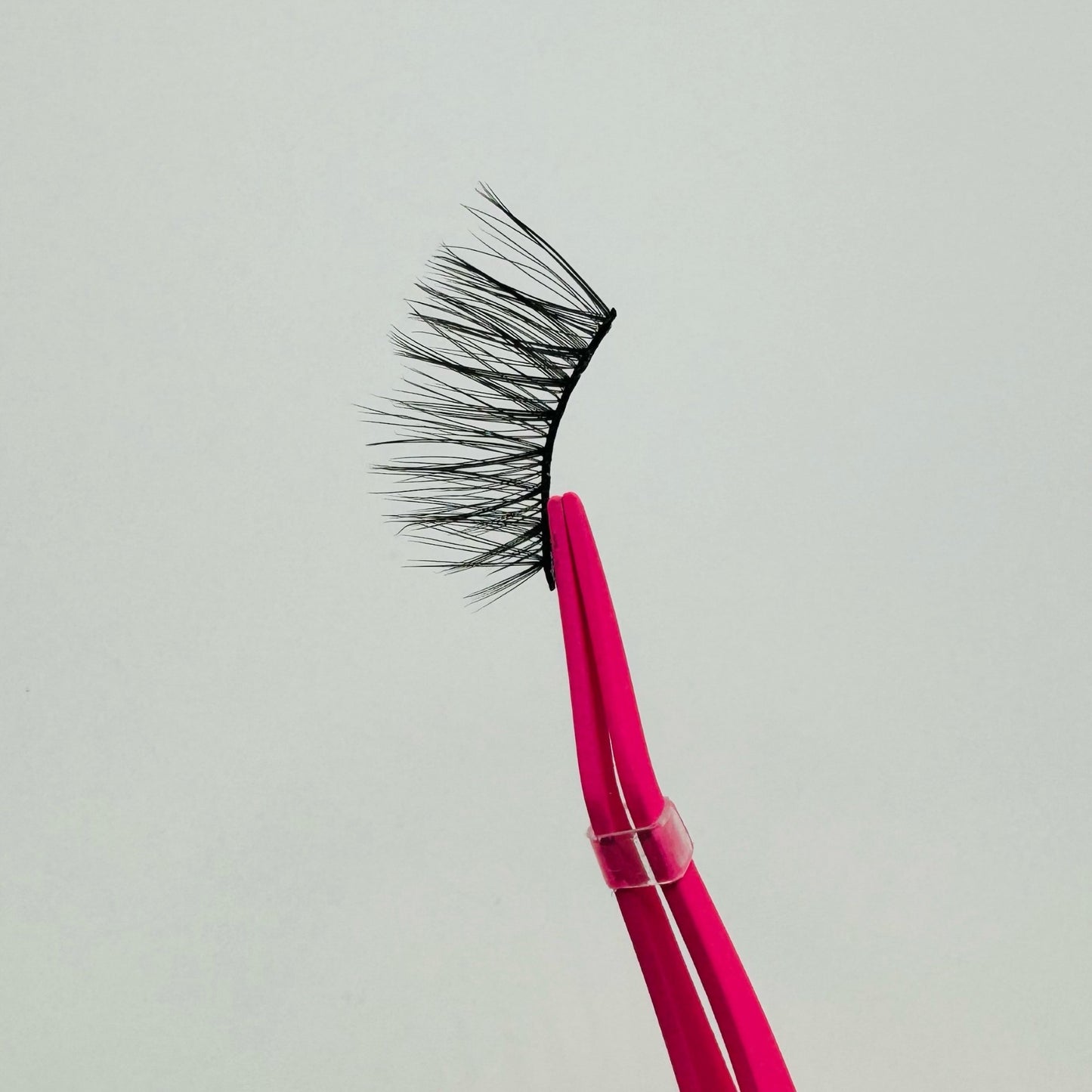 Delicate half lashes