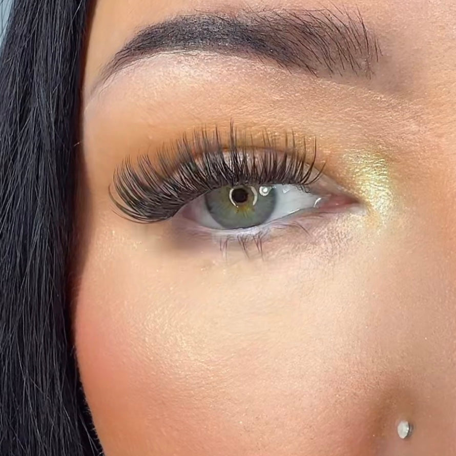 Easy peasy cluster lashes style JAC04