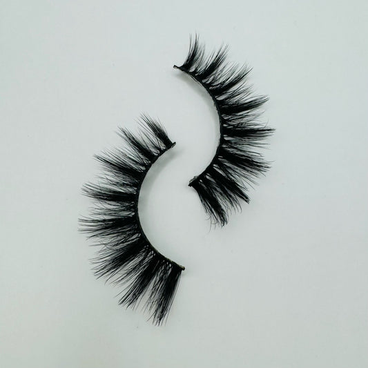 Spiked bombshell lashes
